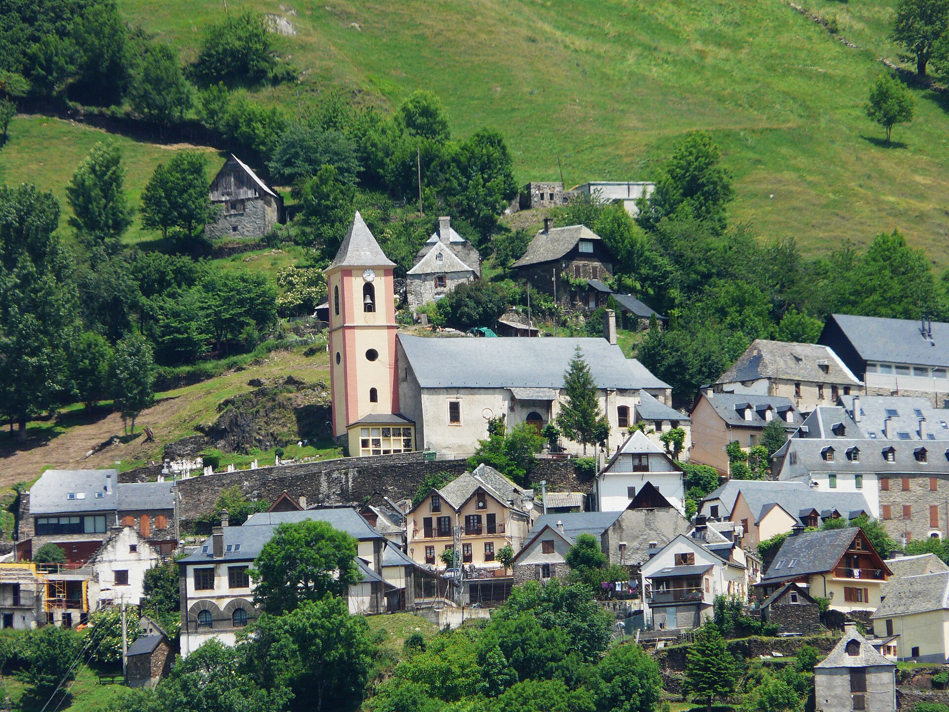 The village of Canejan seen from Bausen